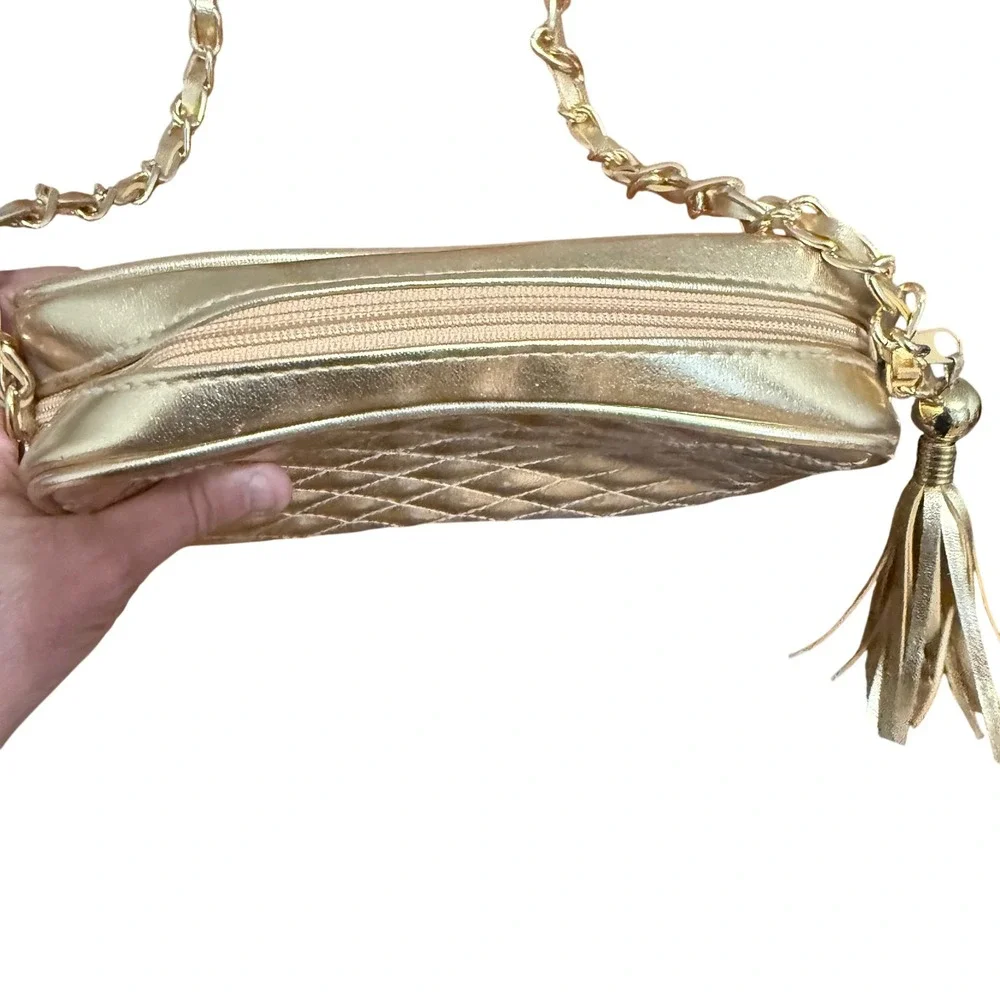 Chateau Crossbody Bag‎ Quilted Tassel Chain Strap Camera Bag Gold Excellent